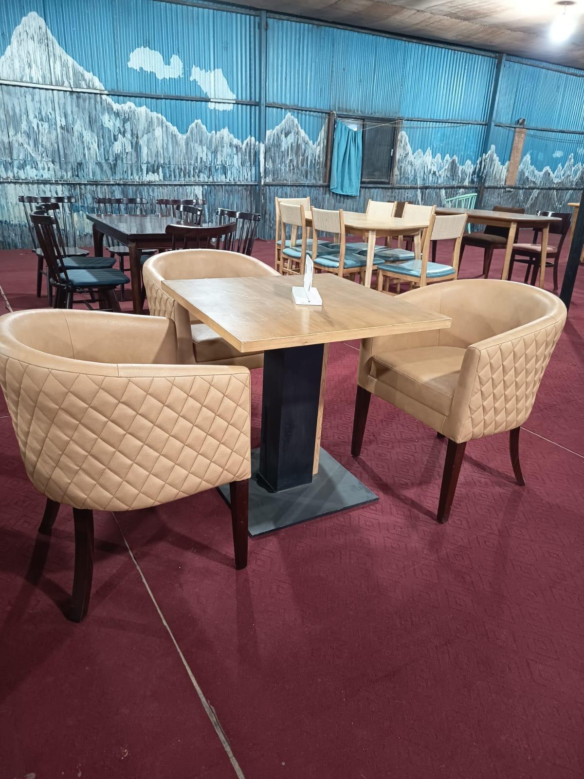 Round Back Cushion Chair