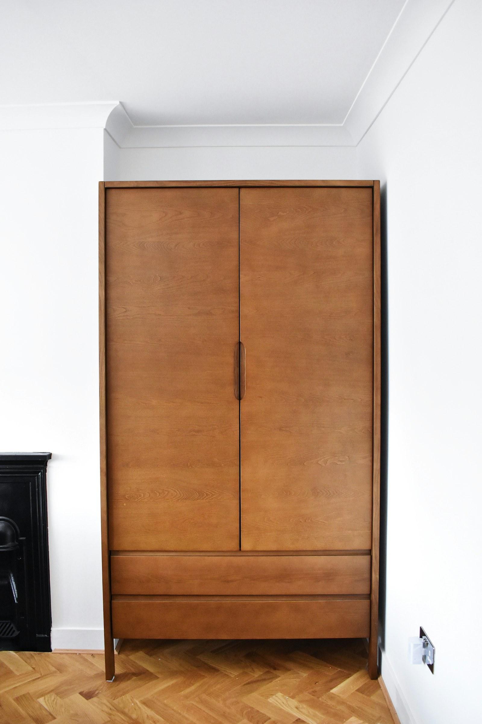 Wardrobe with Drawers